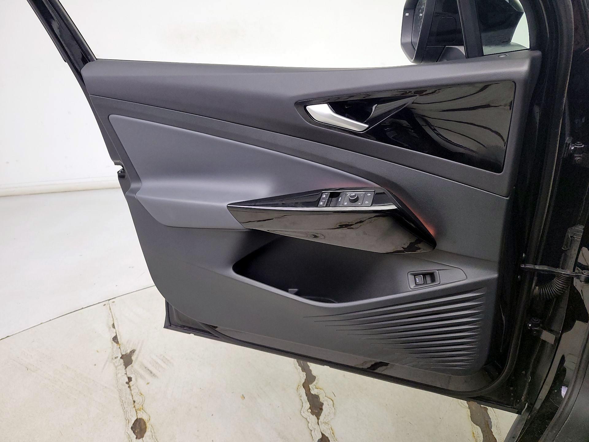 Thumbnail: 2021 Volkswagen ID.4 - 12