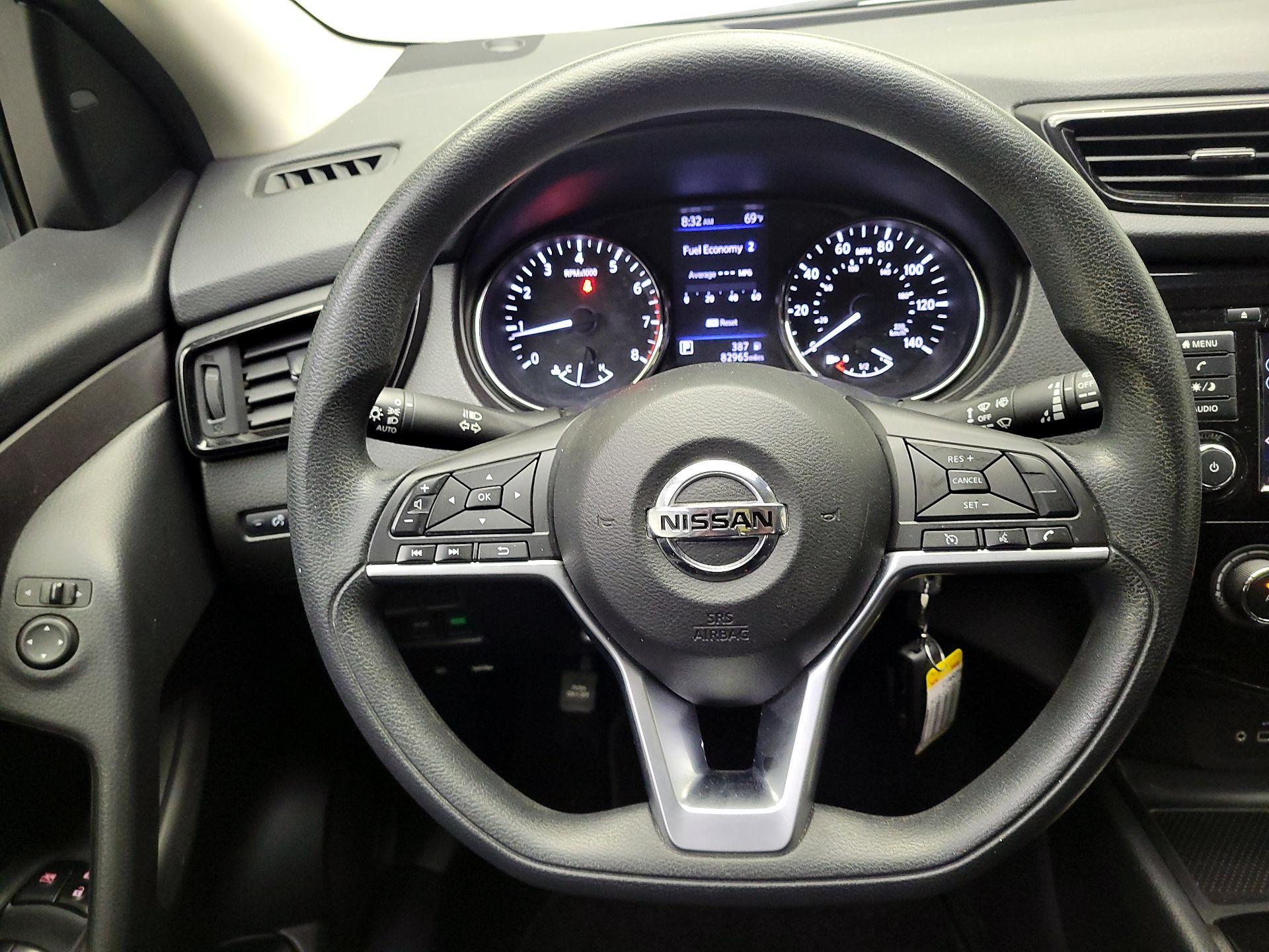 Thumbnail: 2020 Nissan Rogue Sport - 10