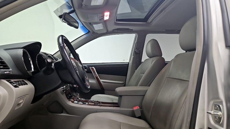 2013 Toyota Highlander Limited 18