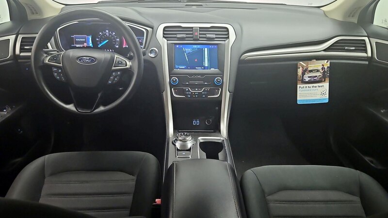 2020 Ford Fusion SE 9
