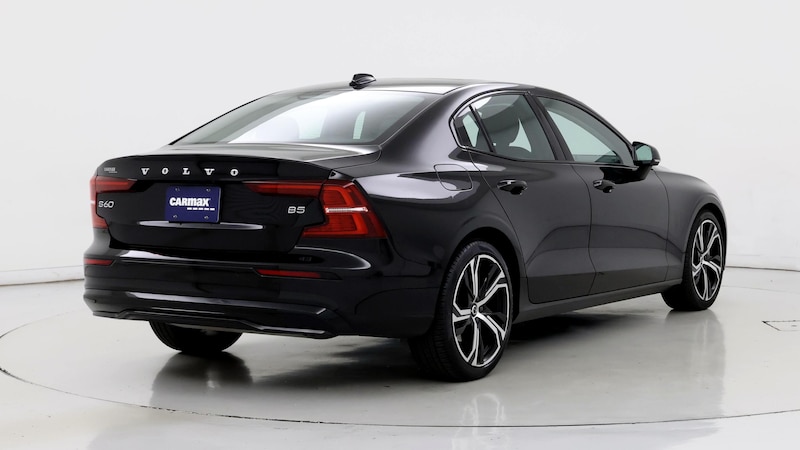 2024 Volvo S60 B5 Core 8