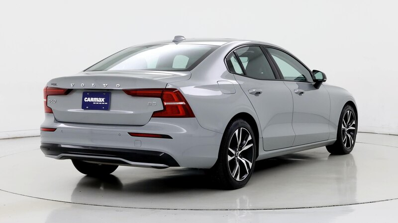 2024 Volvo S60 B5 Plus 8