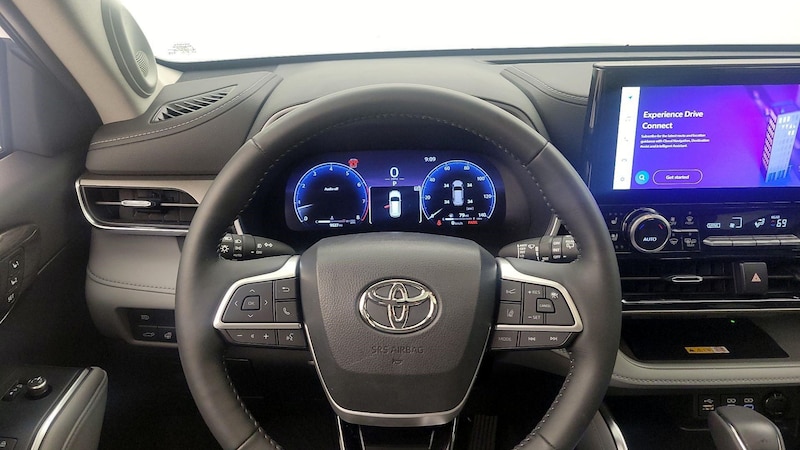 2023 Toyota Highlander Limited 10