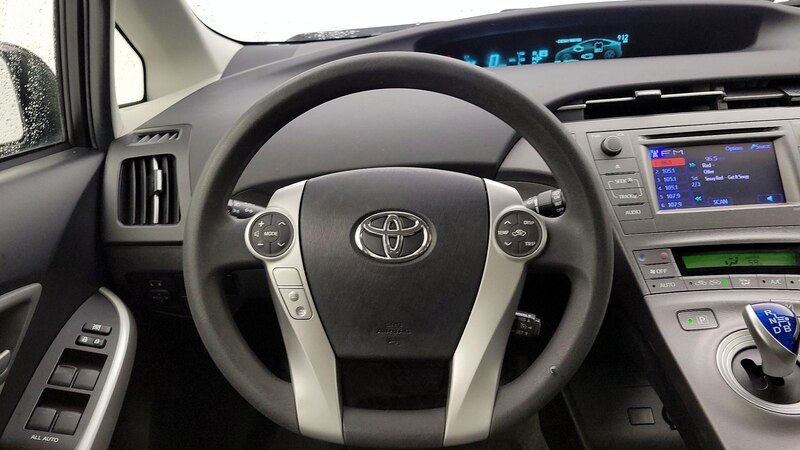 2014 Toyota Prius Two 10