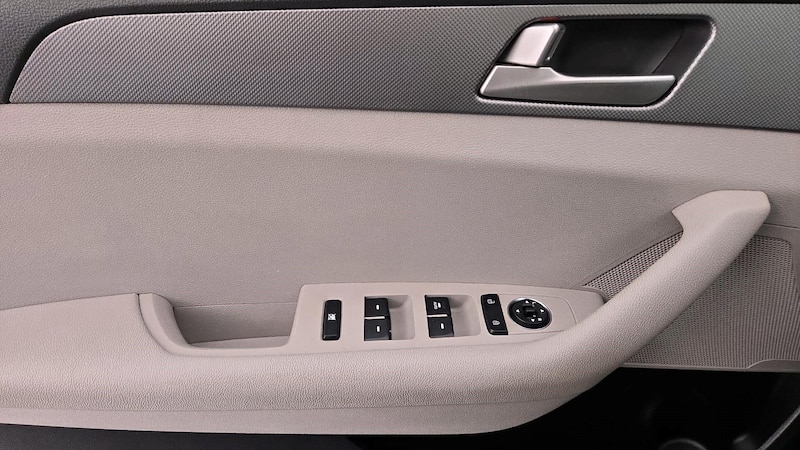 2016 Hyundai Sonata SE 12