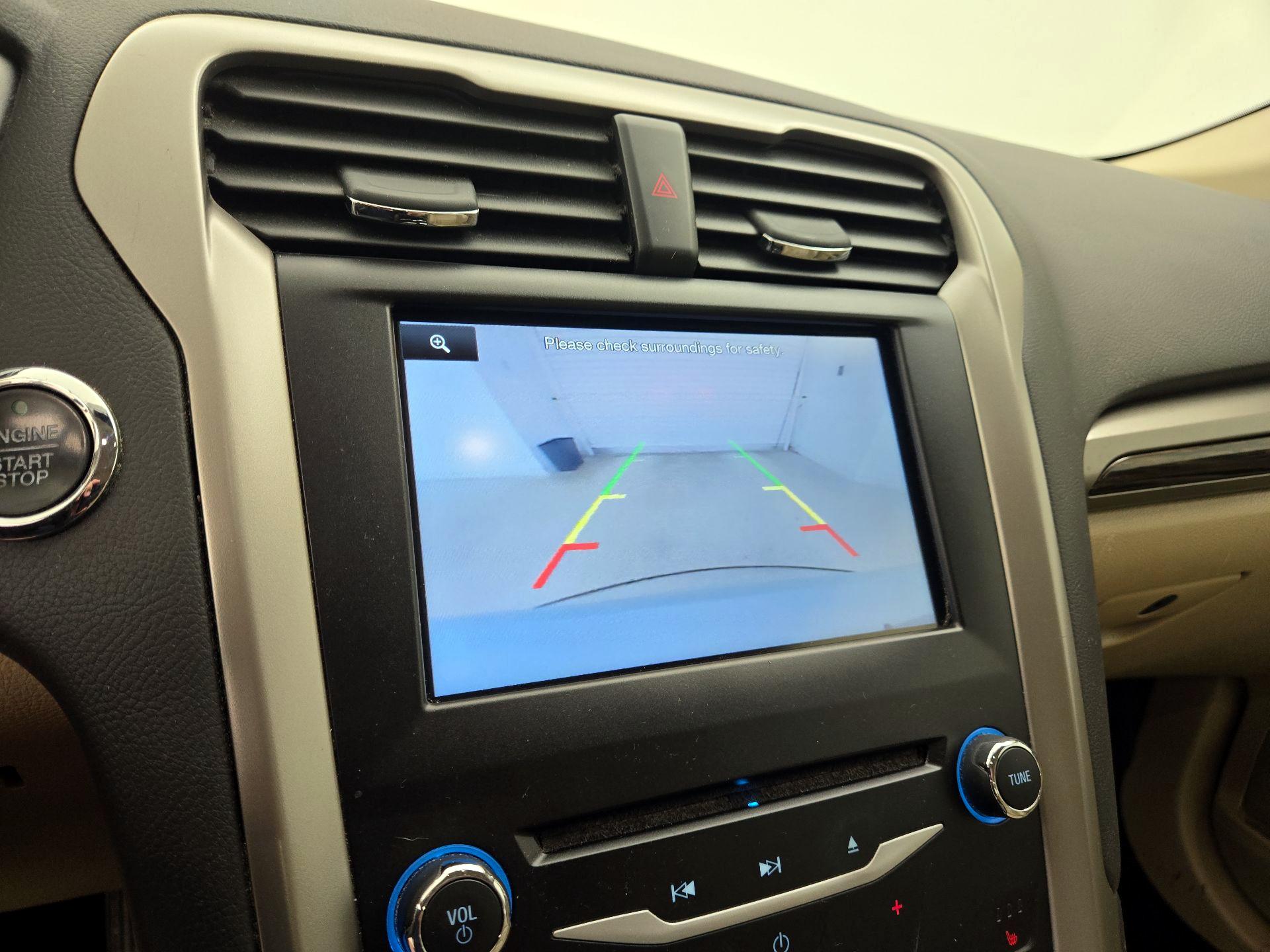 Thumbnail: 2014 Ford Fusion - 15