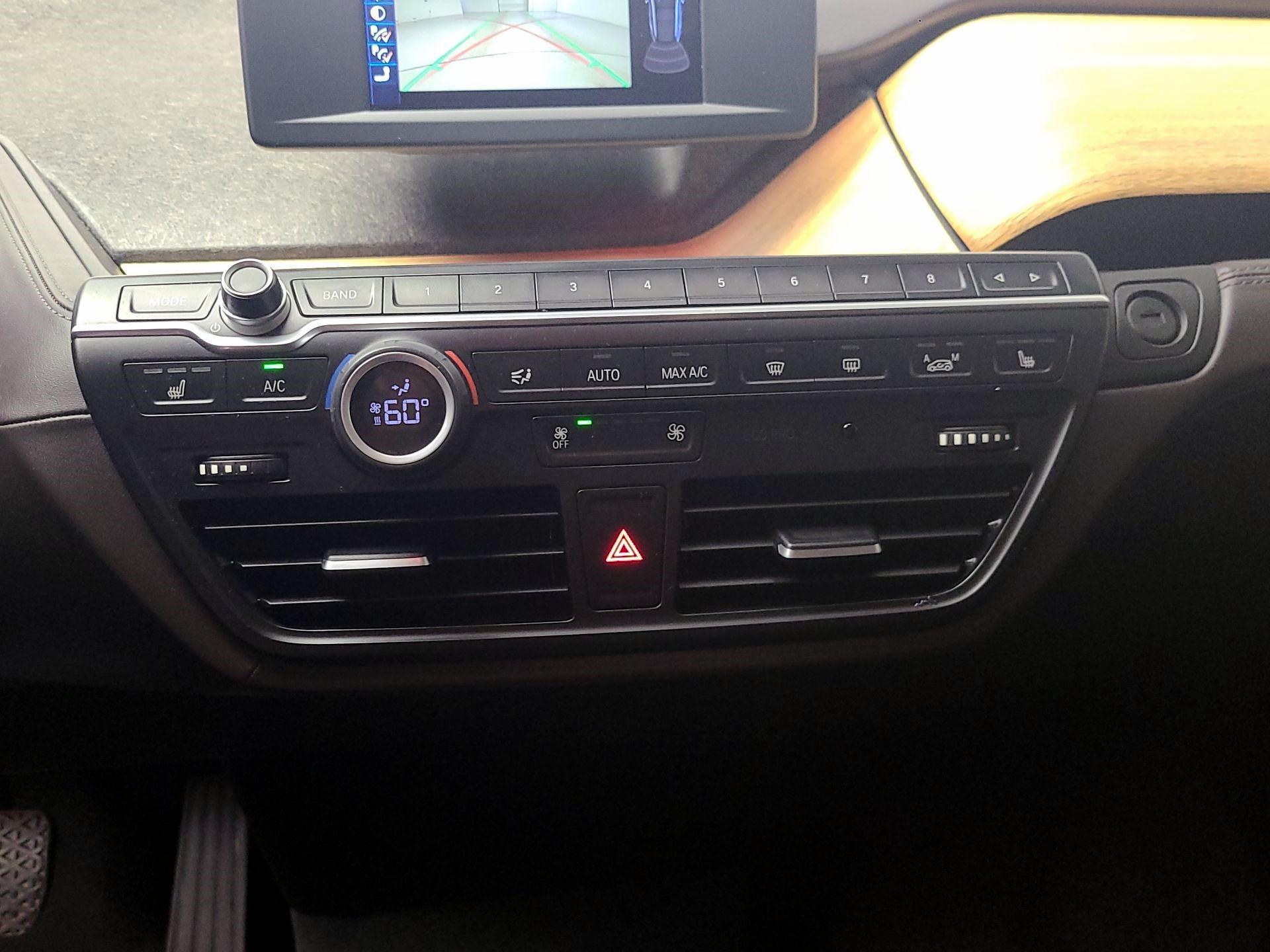 Thumbnail: 2016 BMW i3 - 17