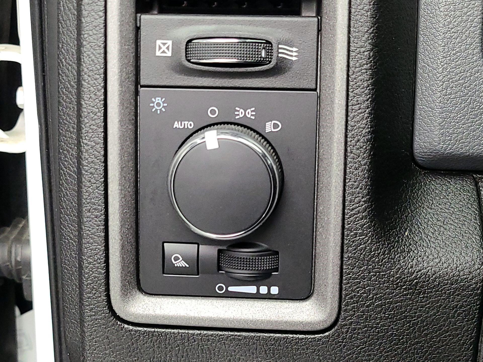 Thumbnail: 2019 RAM 1500 Classic - 13