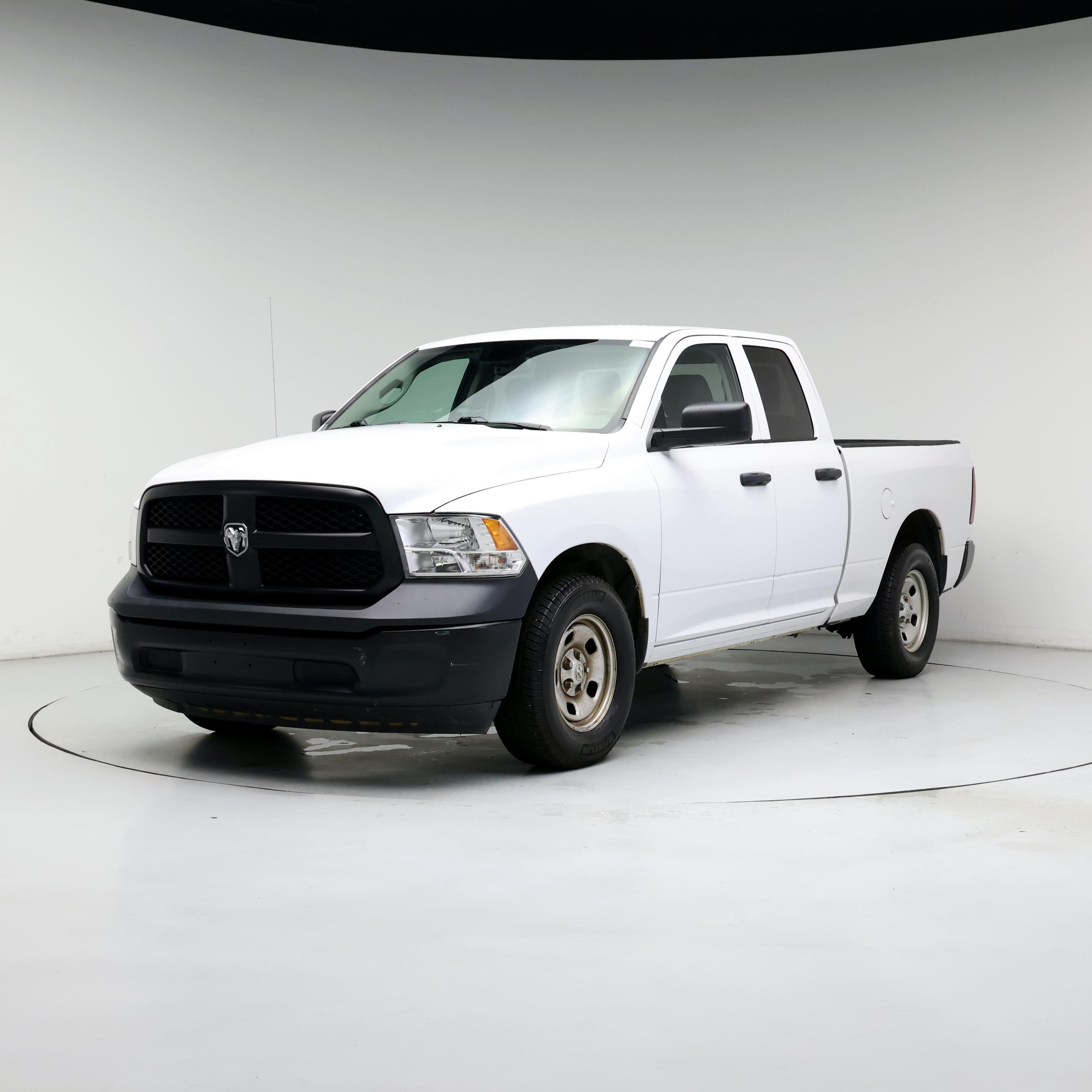 Thumbnail: 2019 RAM 1500 Classic - 4