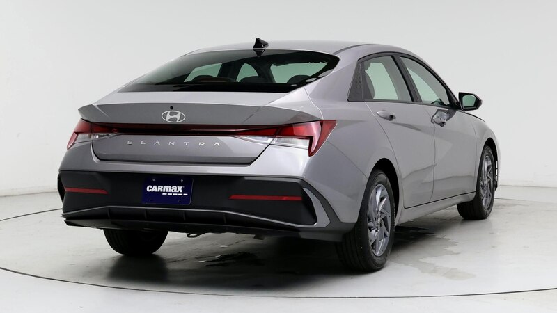 2024 Hyundai Elantra SEL 8