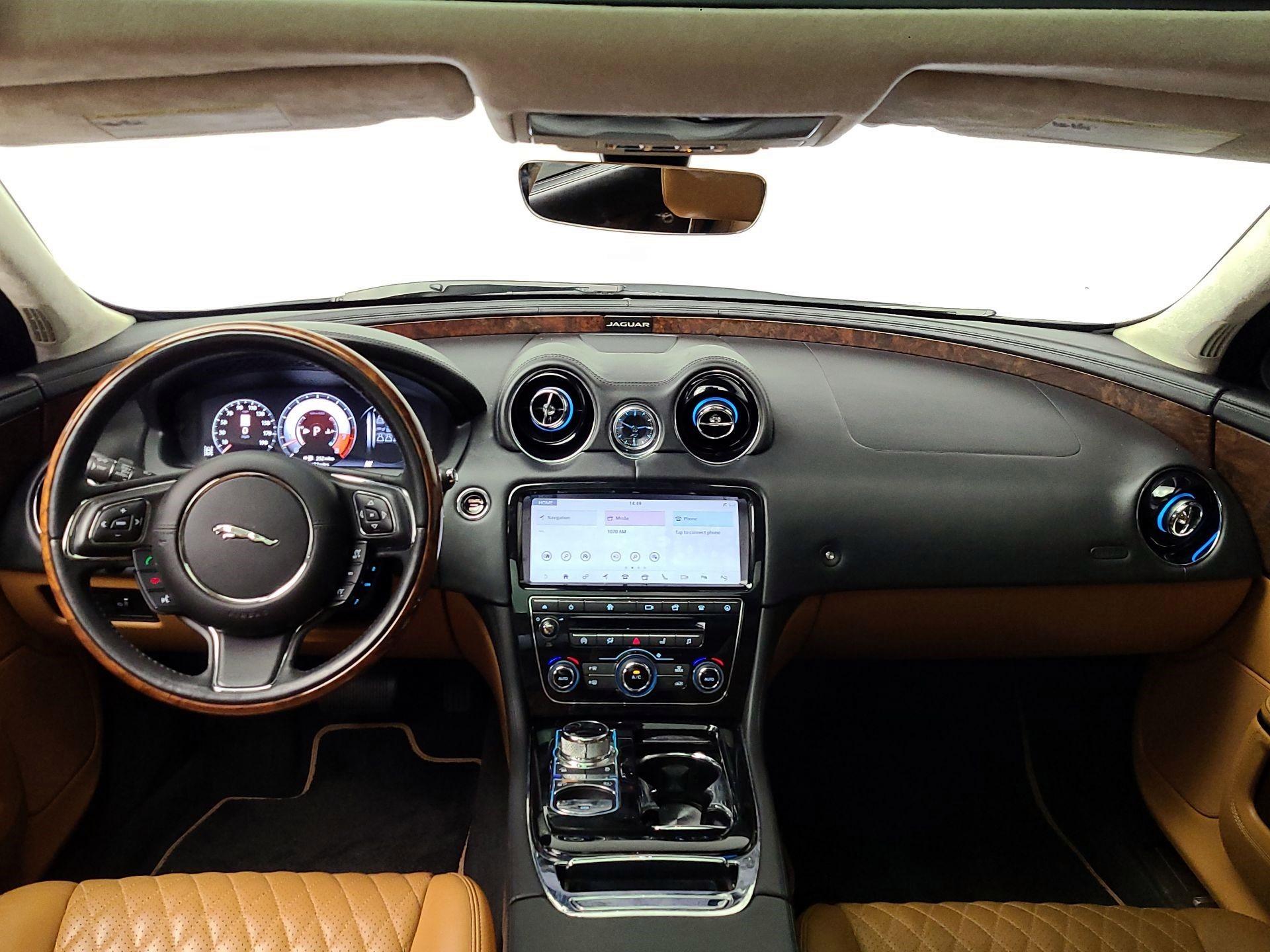 Thumbnail: 2018 Jaguar XJ - 9