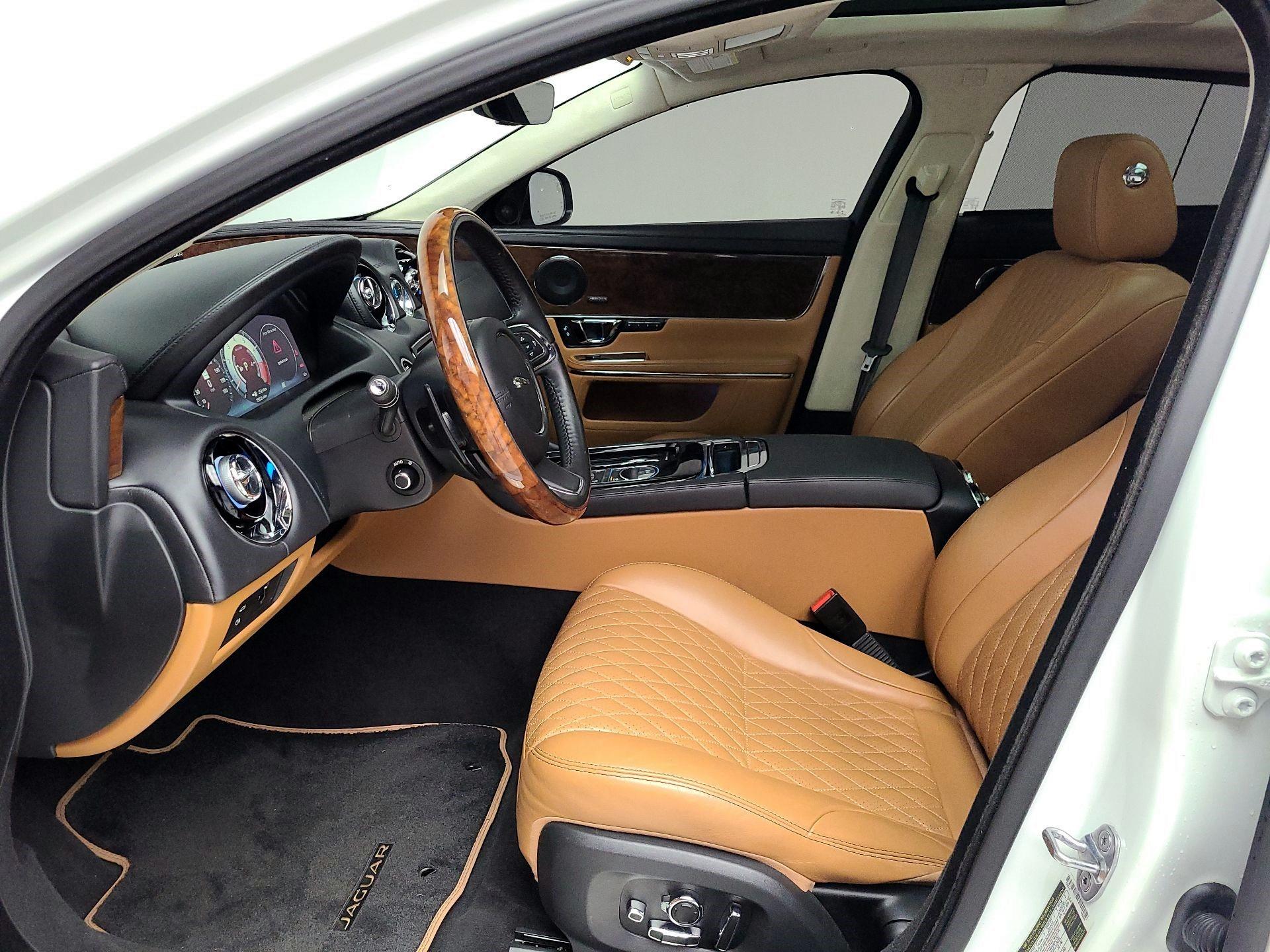 Thumbnail: 2018 Jaguar XJ - 11