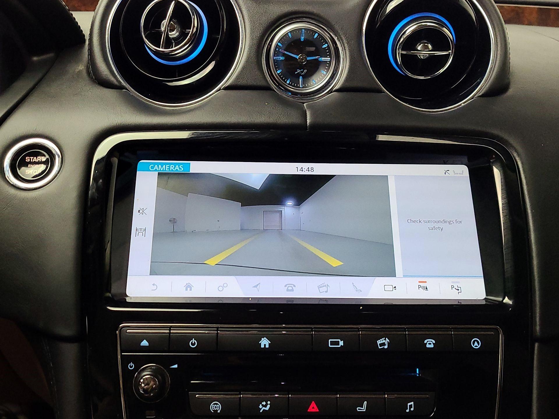 Thumbnail: 2018 Jaguar XJ - 15