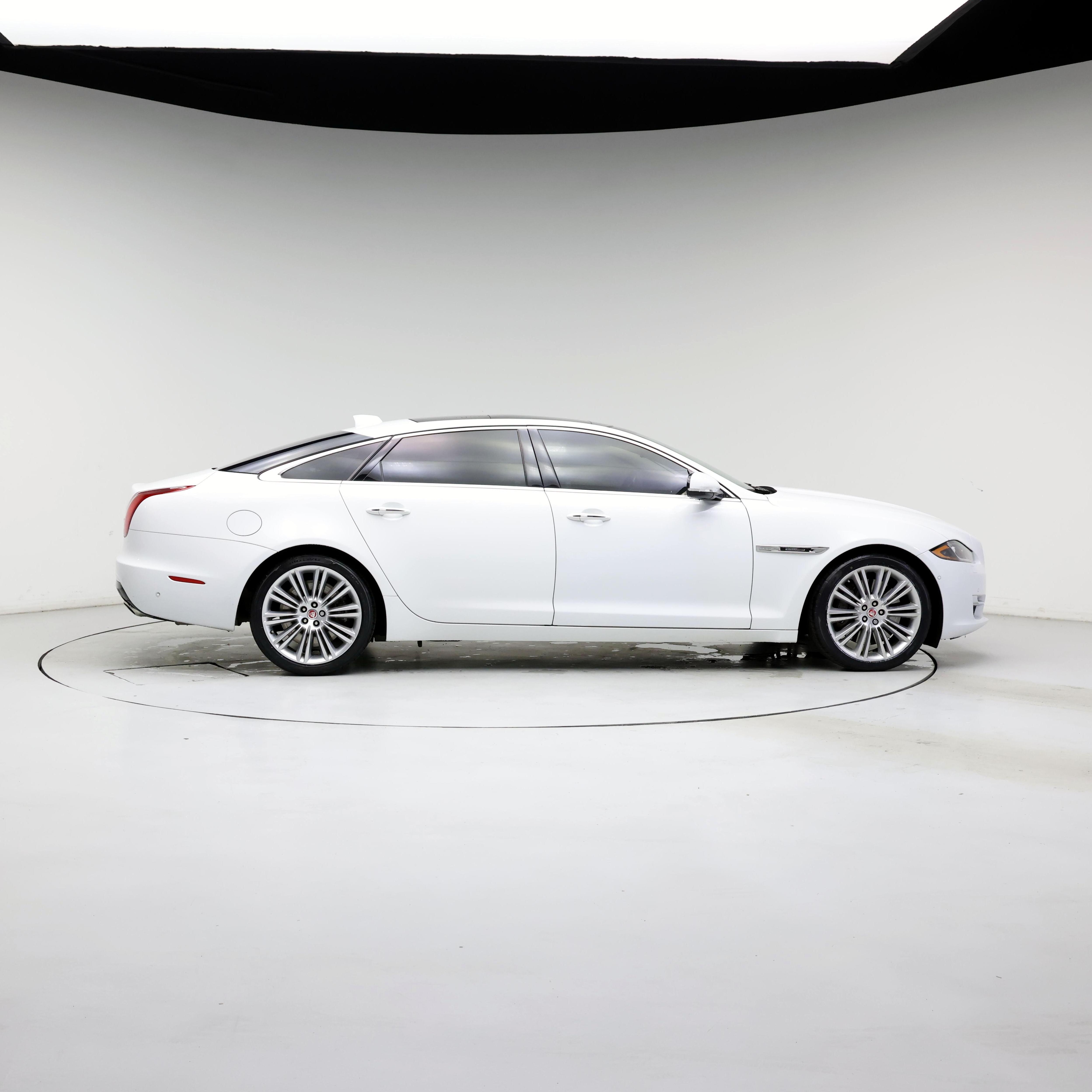 Thumbnail: 2018 Jaguar XJ - 7