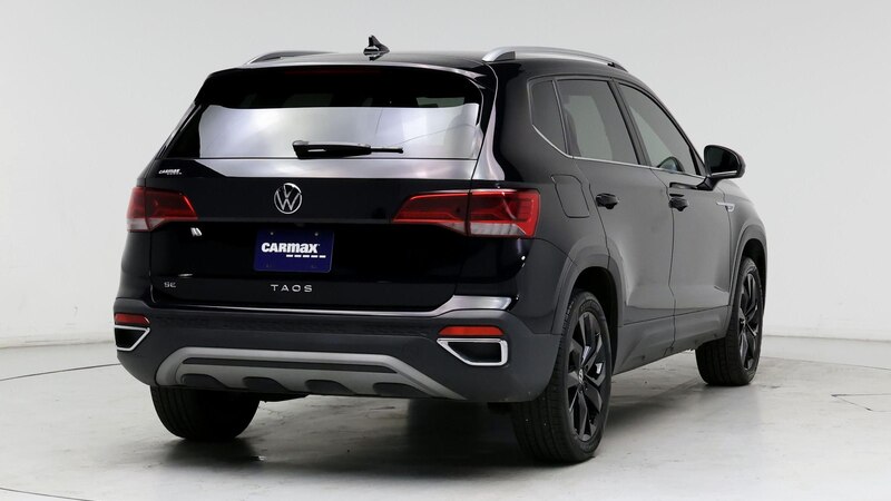 2023 Volkswagen Taos SE 8