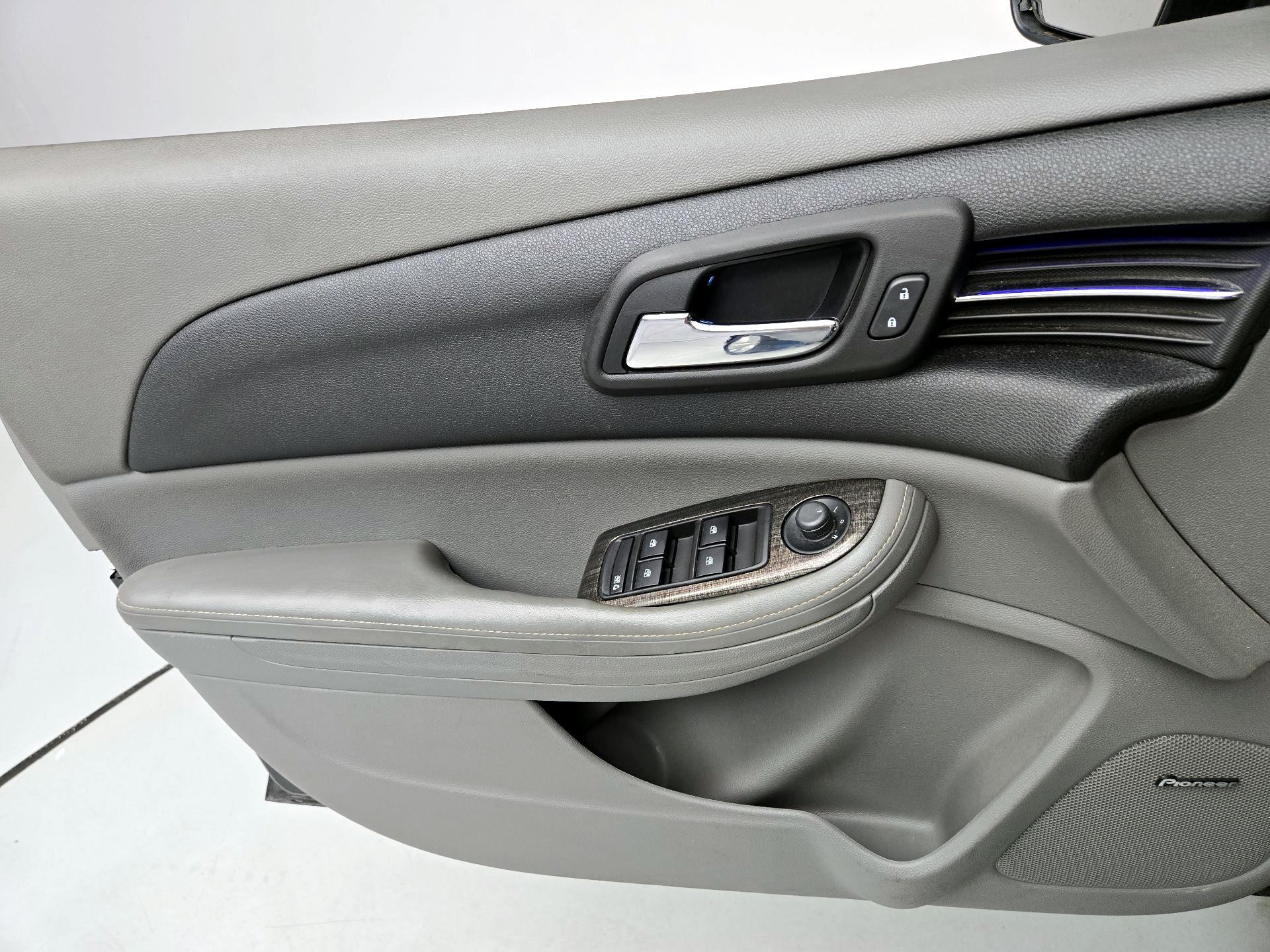 Thumbnail: 2014 Chevrolet Malibu - 12
