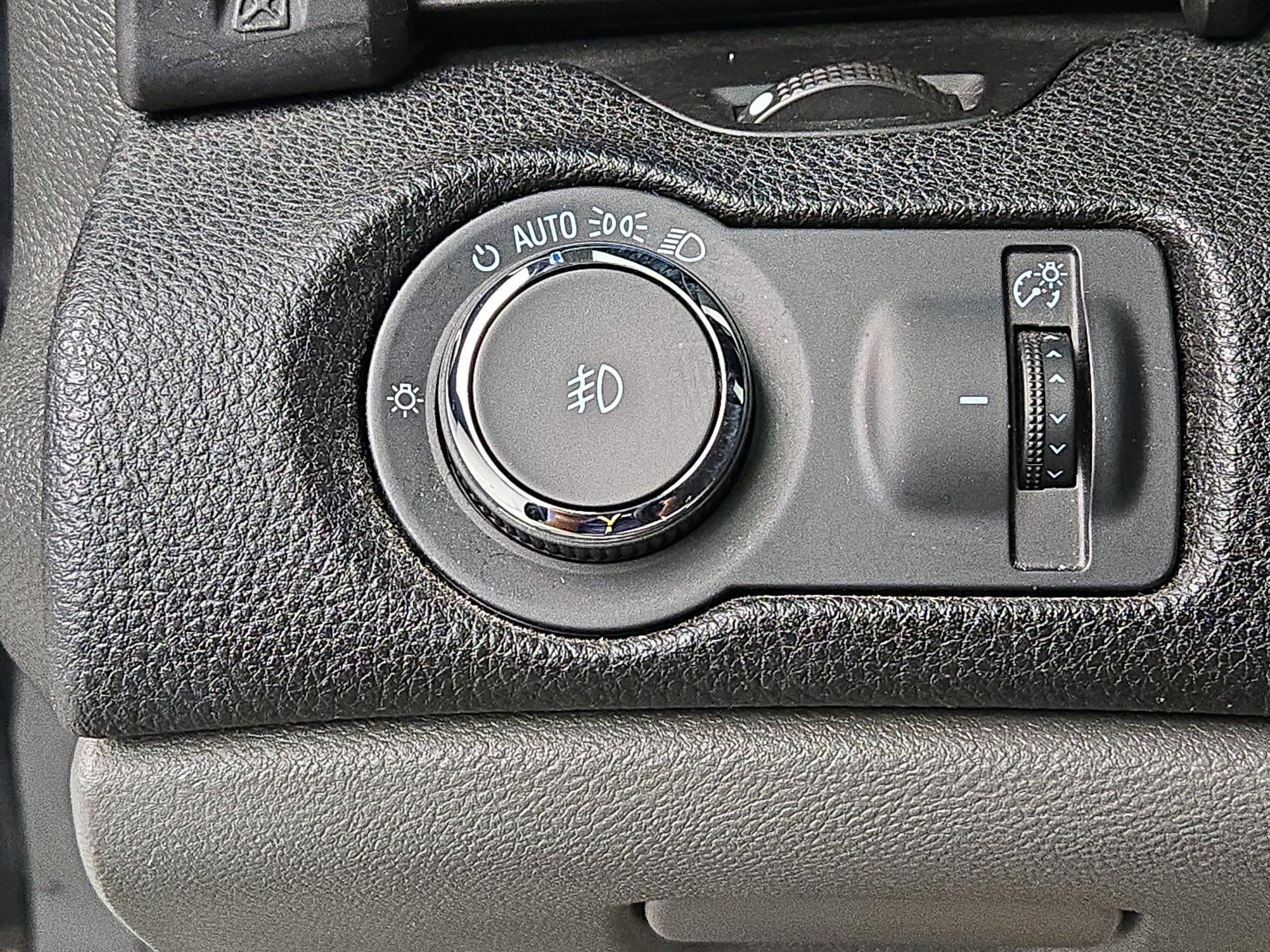 Thumbnail: 2014 Chevrolet Malibu - 13