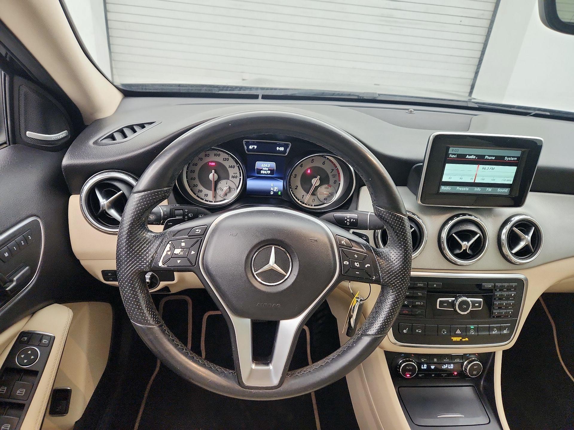 Thumbnail: 2015 Mercedes-Benz GLA - 10