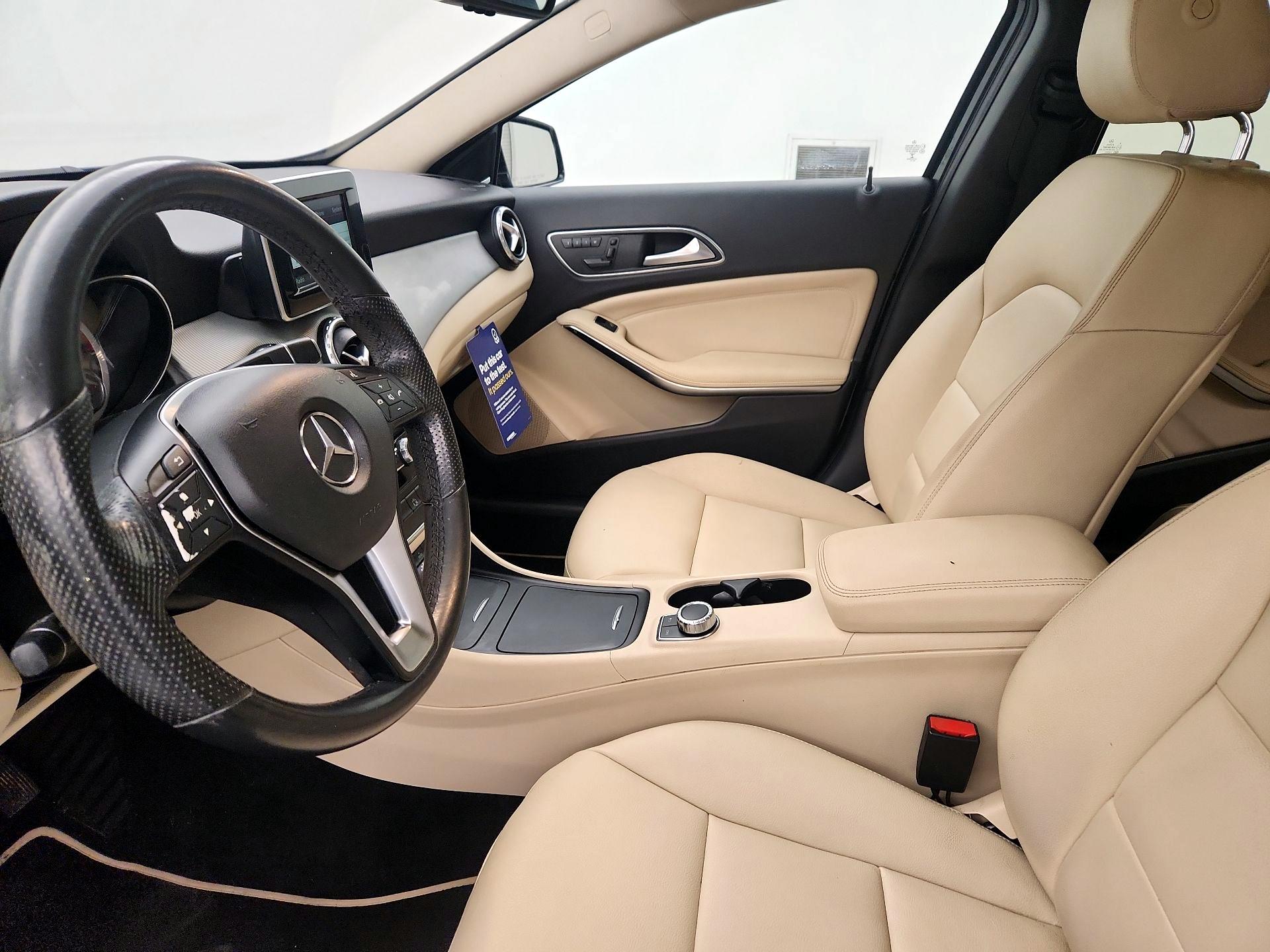 Thumbnail: 2015 Mercedes-Benz GLA - 11
