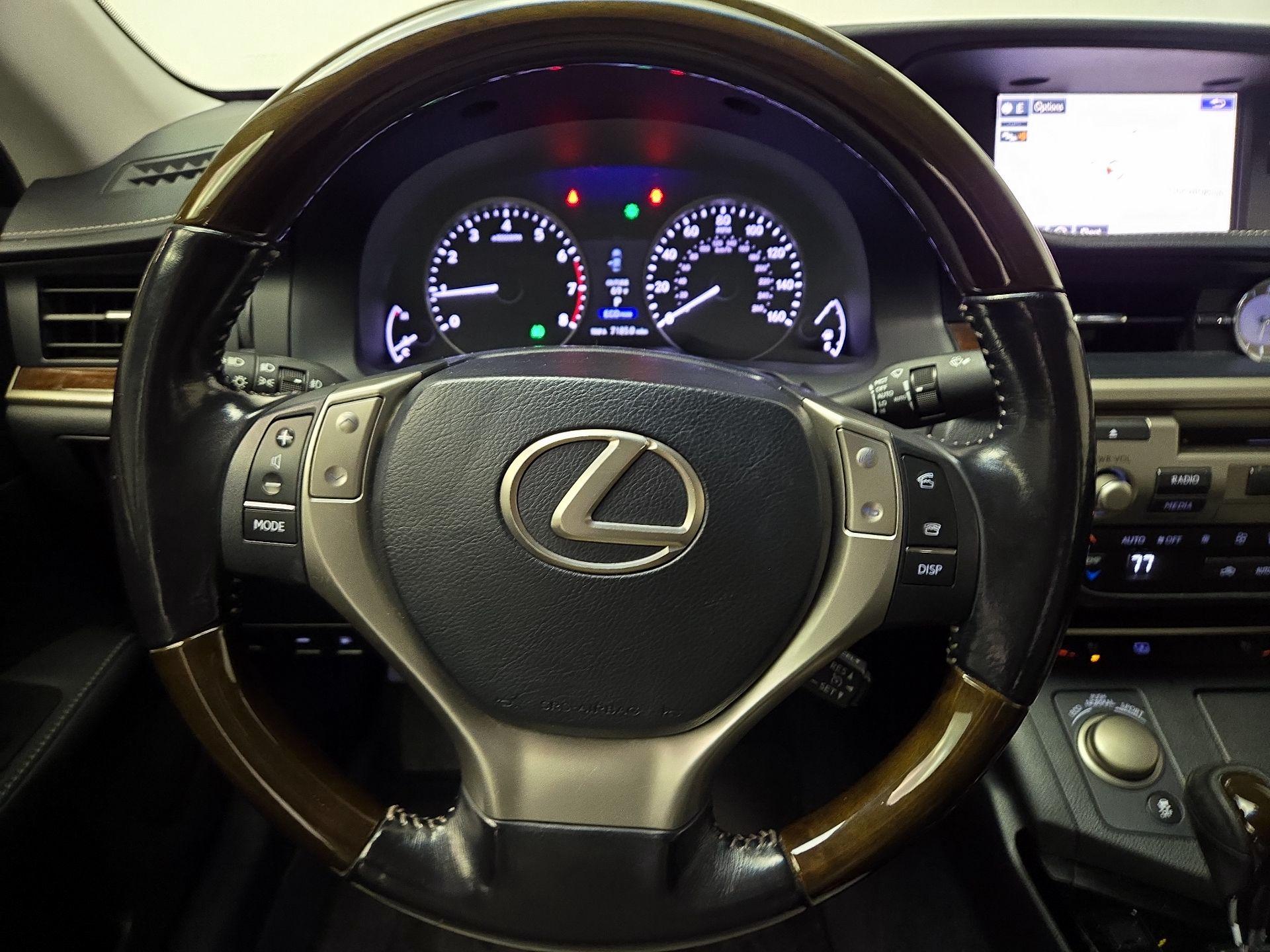 Thumbnail: 2015 Lexus ES - 10