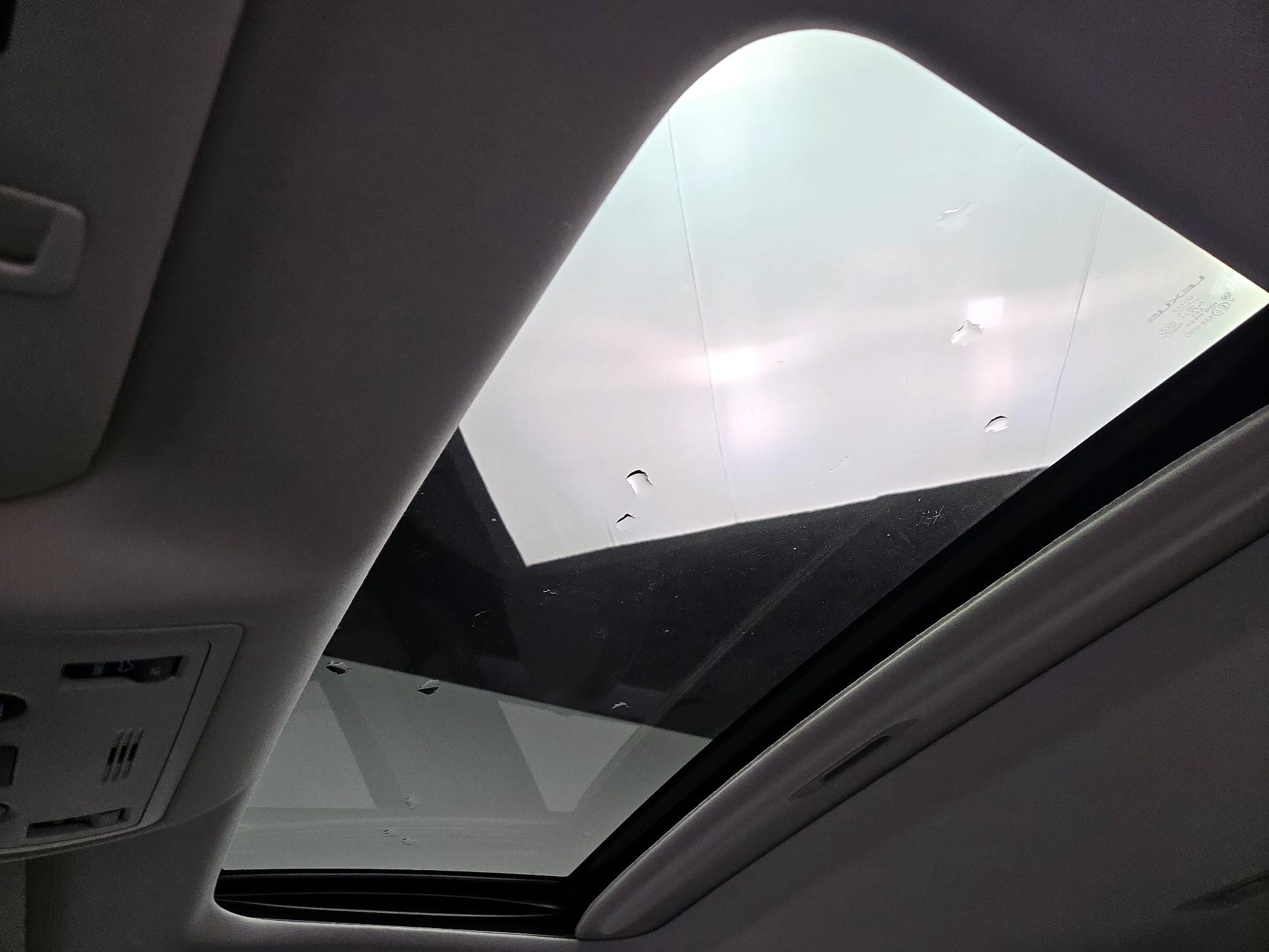 Thumbnail: 2015 Lexus ES - 20