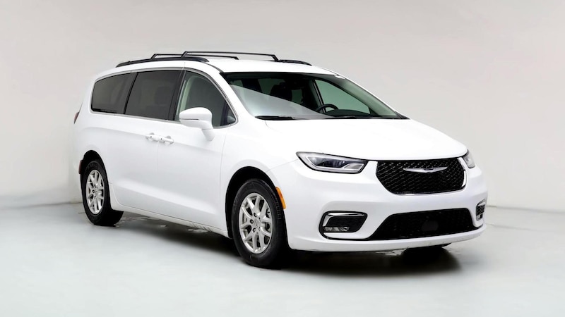 2022 Chrysler Pacifica Touring L Hero Image