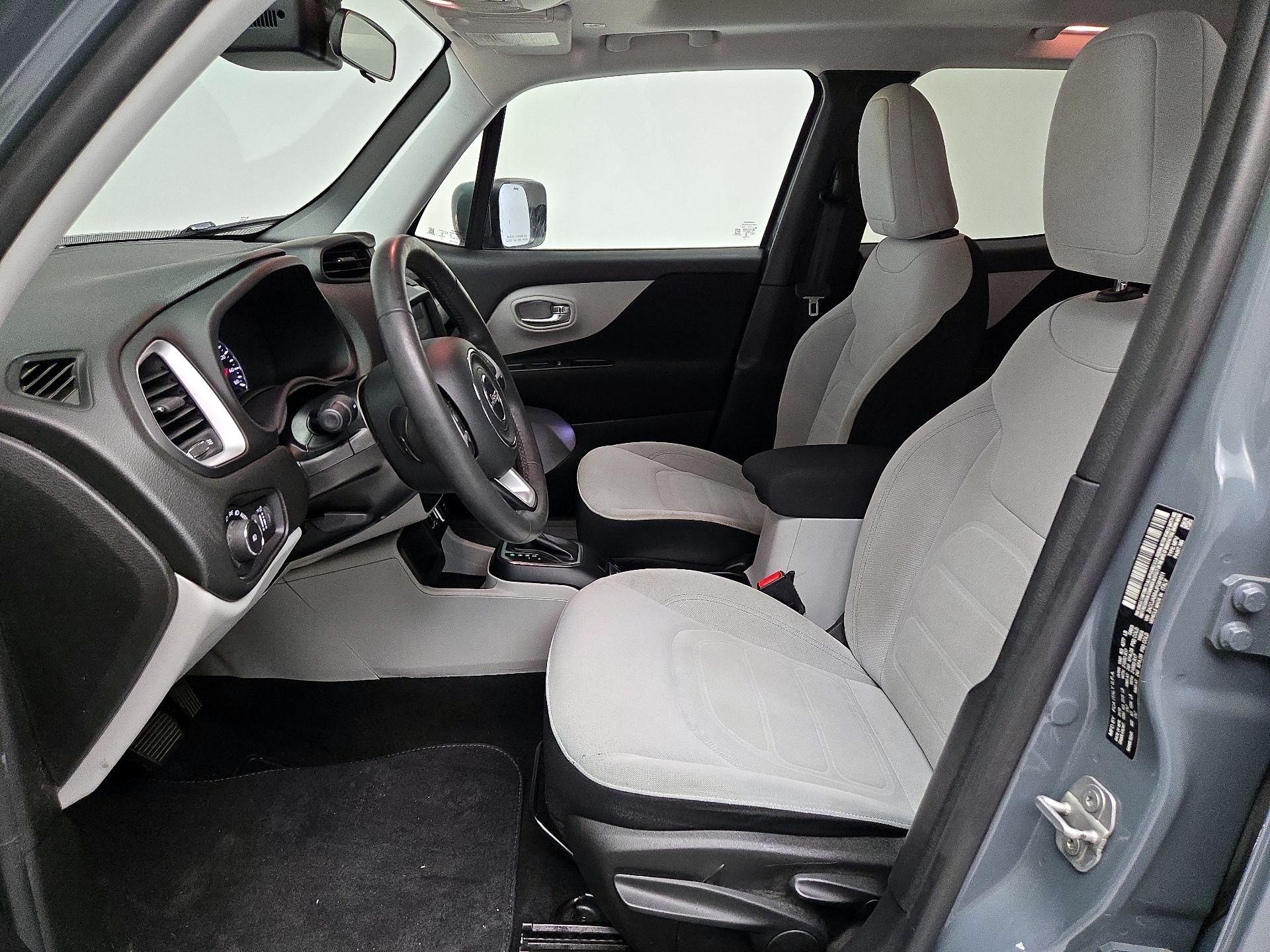 Thumbnail: 2018 Jeep Renegade - 11