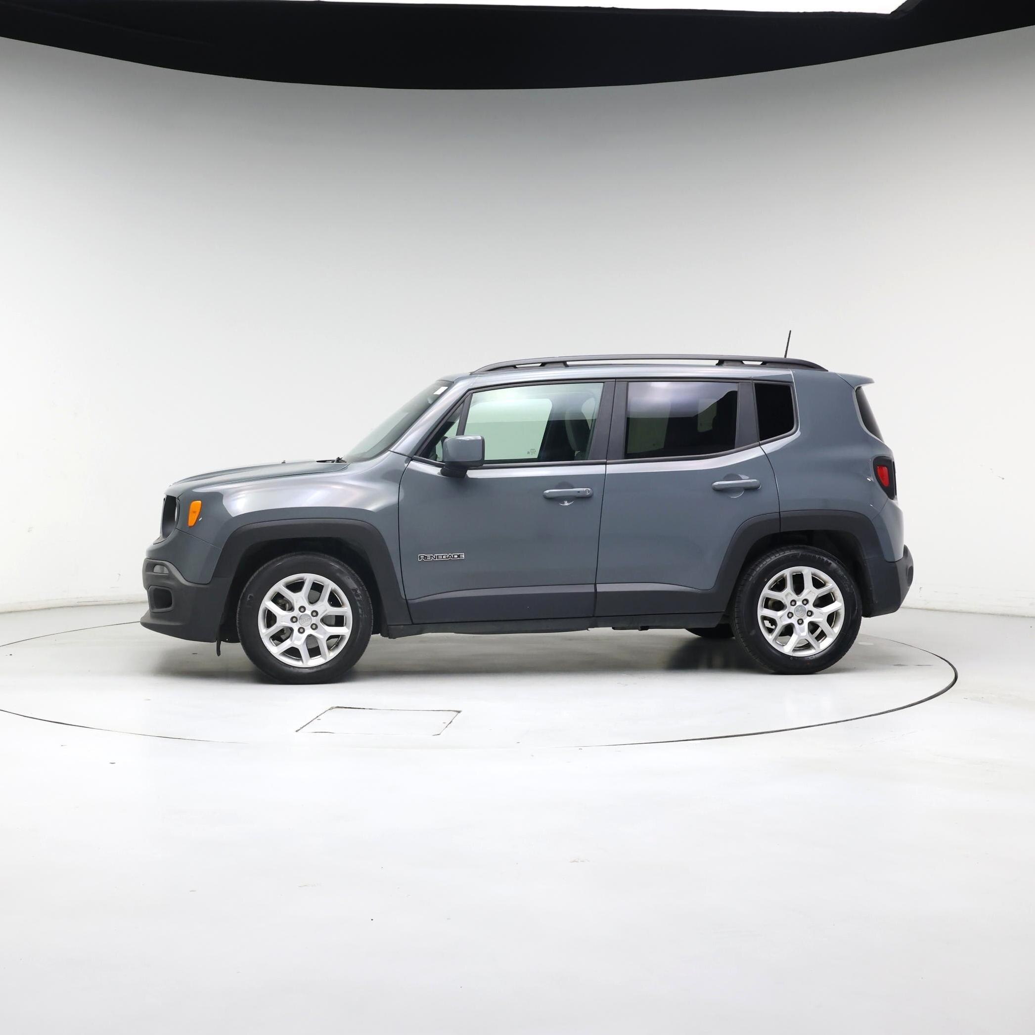 Thumbnail: 2018 Jeep Renegade - 3