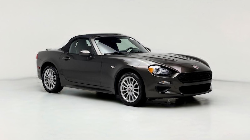 2017 Fiat 124 Spider Classica Hero Image