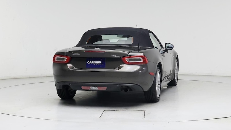 2017 Fiat 124 Spider Classica 8