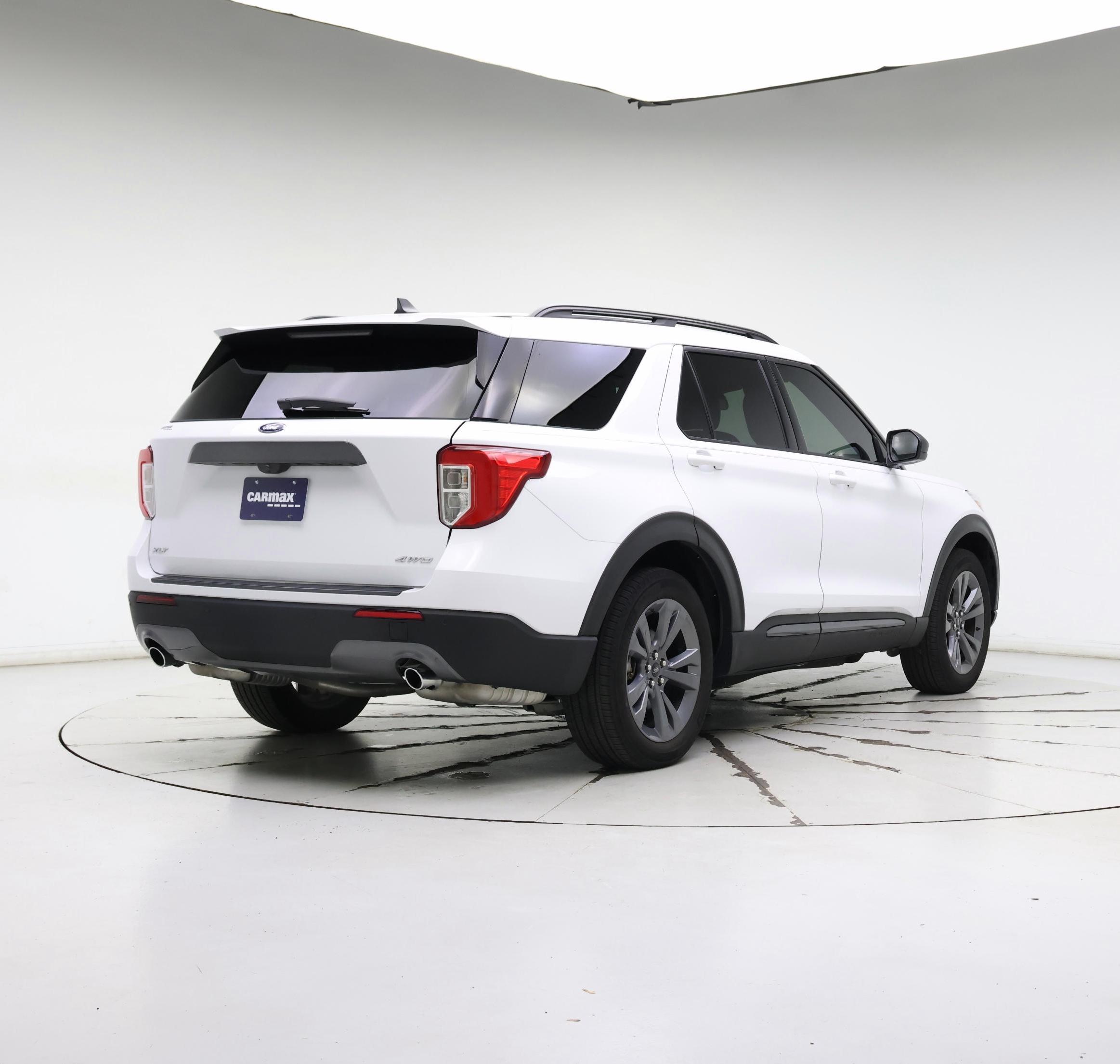 Thumbnail: 2021 Ford Explorer - 8