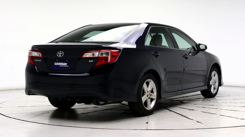 2014 Toyota Camry SE 8