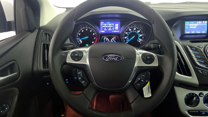 2013 Ford Focus SE 10