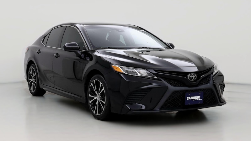 2018 Toyota Camry SE Hero Image