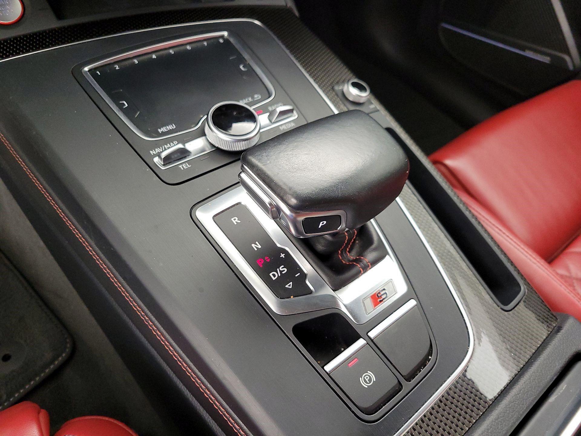 Thumbnail: 2018 Audi SQ5 - 18