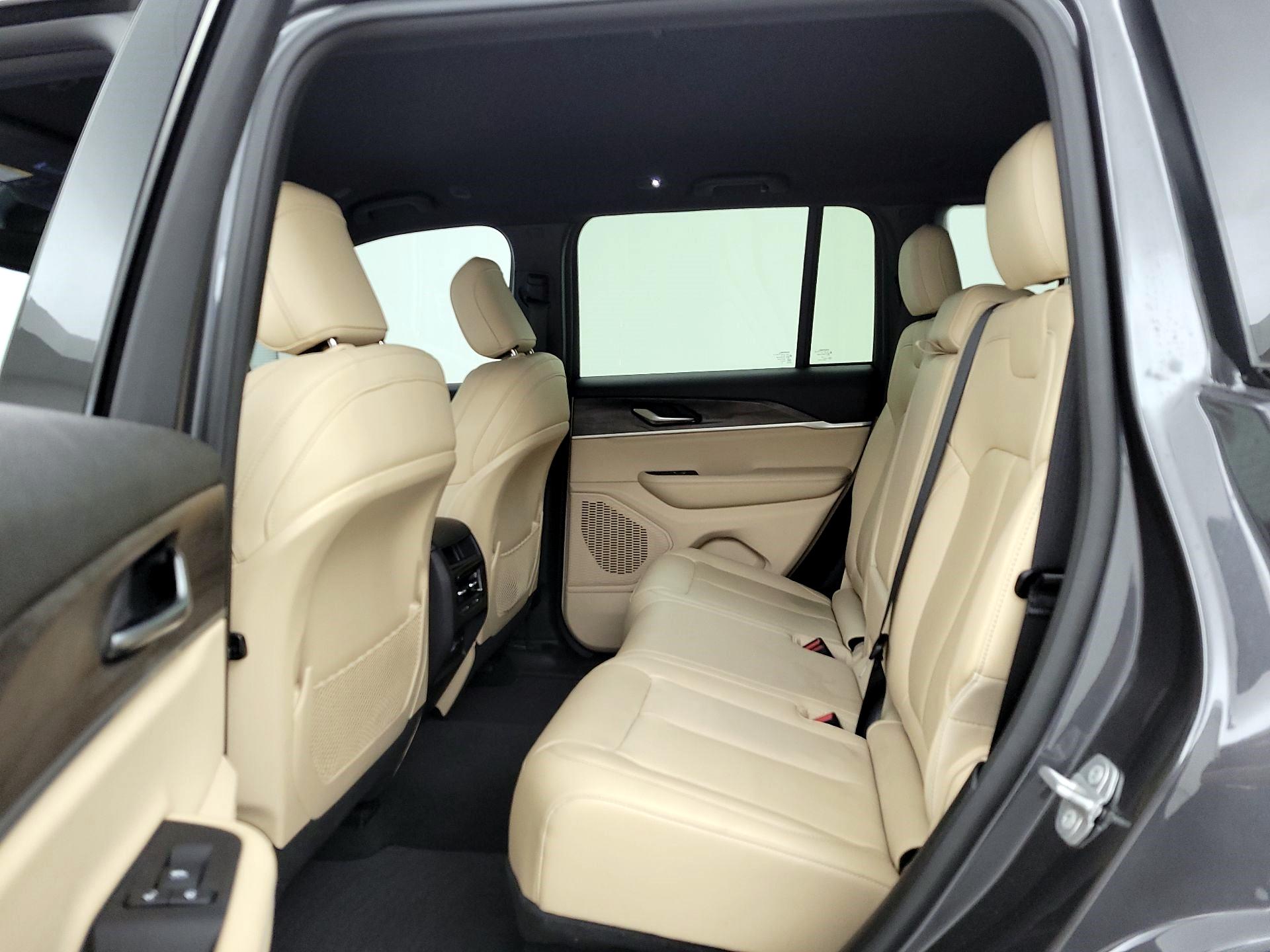 Thumbnail: 2023 Jeep Grand Cherokee - 20
