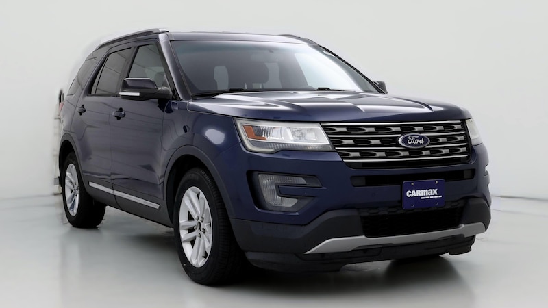 2017 Ford Explorer XLT Hero Image