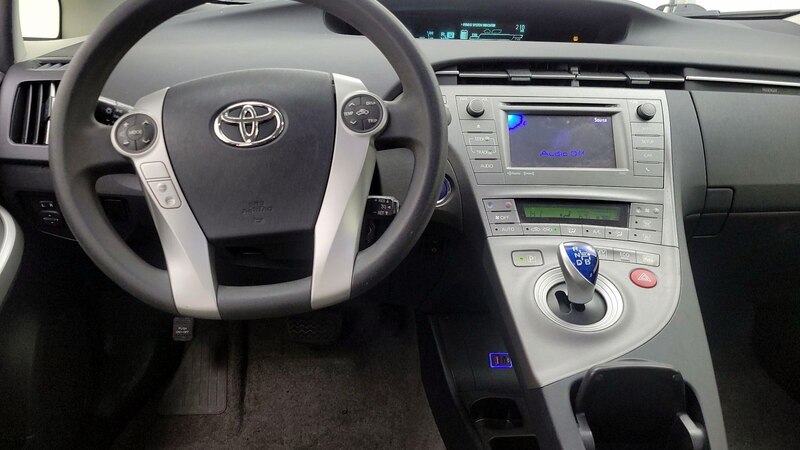 2015 Toyota Prius Two 10