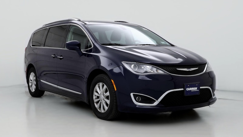 2019 Chrysler Pacifica Touring L Hero Image