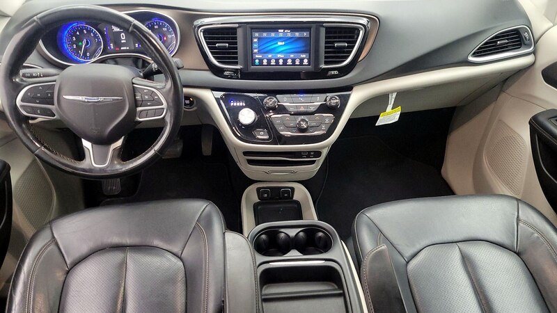 2019 Chrysler Pacifica Touring L 9