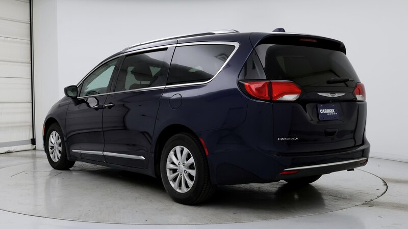 2019 Chrysler Pacifica Touring L 2