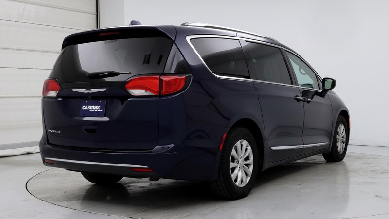 2019 Chrysler Pacifica Touring L 8