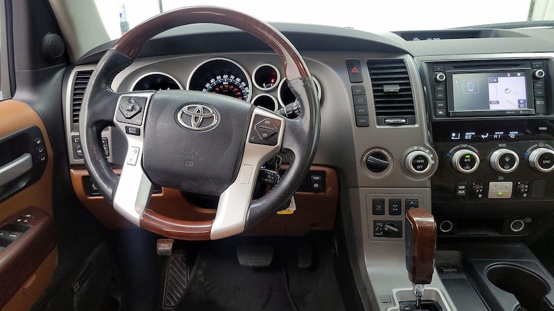 2016 Toyota Sequoia Platinum 10