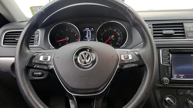 2017 Volkswagen Jetta SE 10