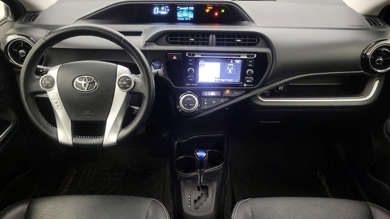 2016 Toyota Prius c Four 9