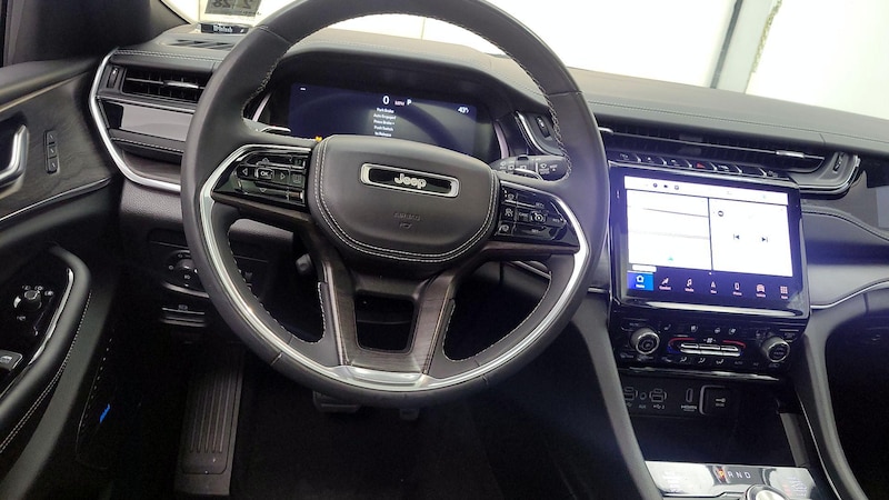 2023 Jeep Grand Cherokee L Overland 10