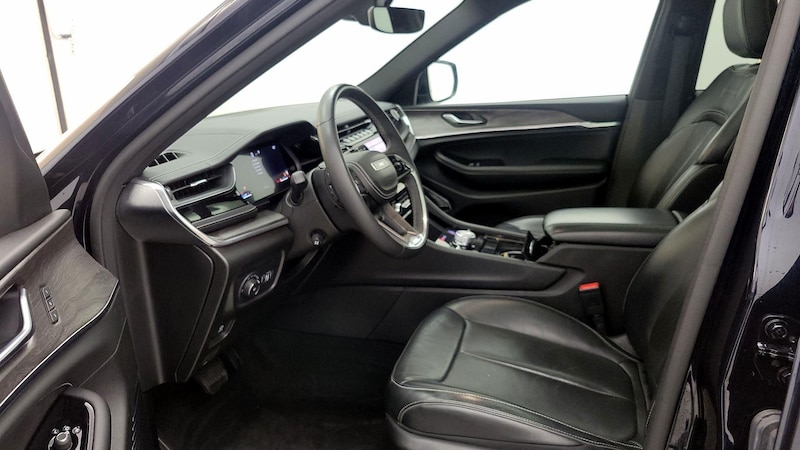 2023 Jeep Grand Cherokee L Overland 11