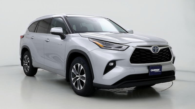 2021 Toyota Highlander XLE Hero Image