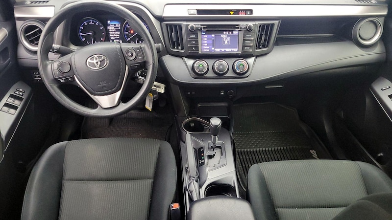 2018 Toyota RAV4 LE 9