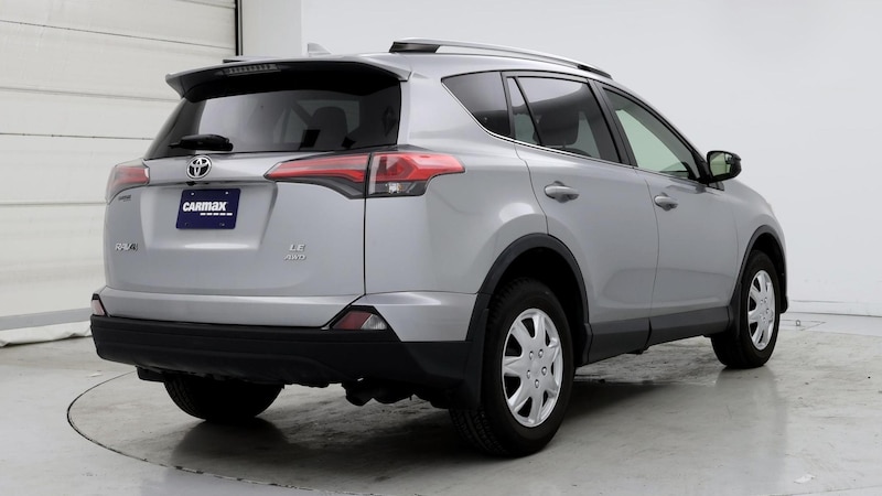 2018 Toyota RAV4 LE 8